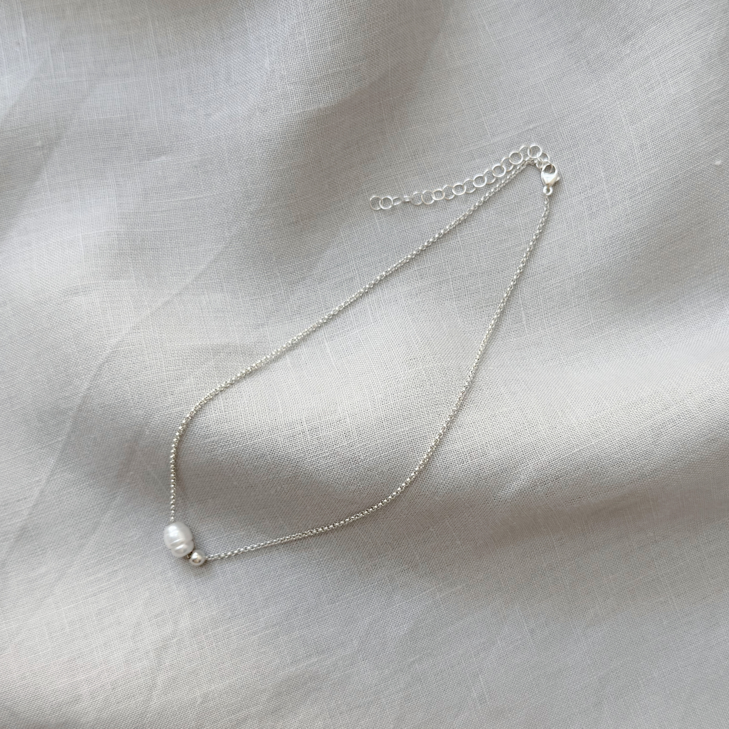 IKI Freshwater Pearl Choker Necklace with a Single Pearl, Silver