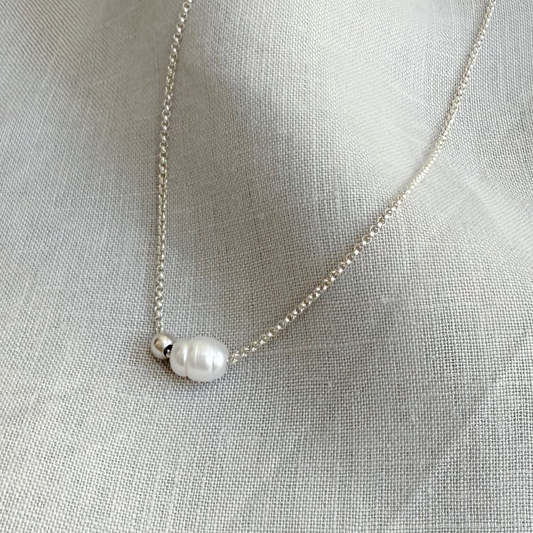 IKI Freshwater Pearl Choker Necklace with a Single Pearl, Silver