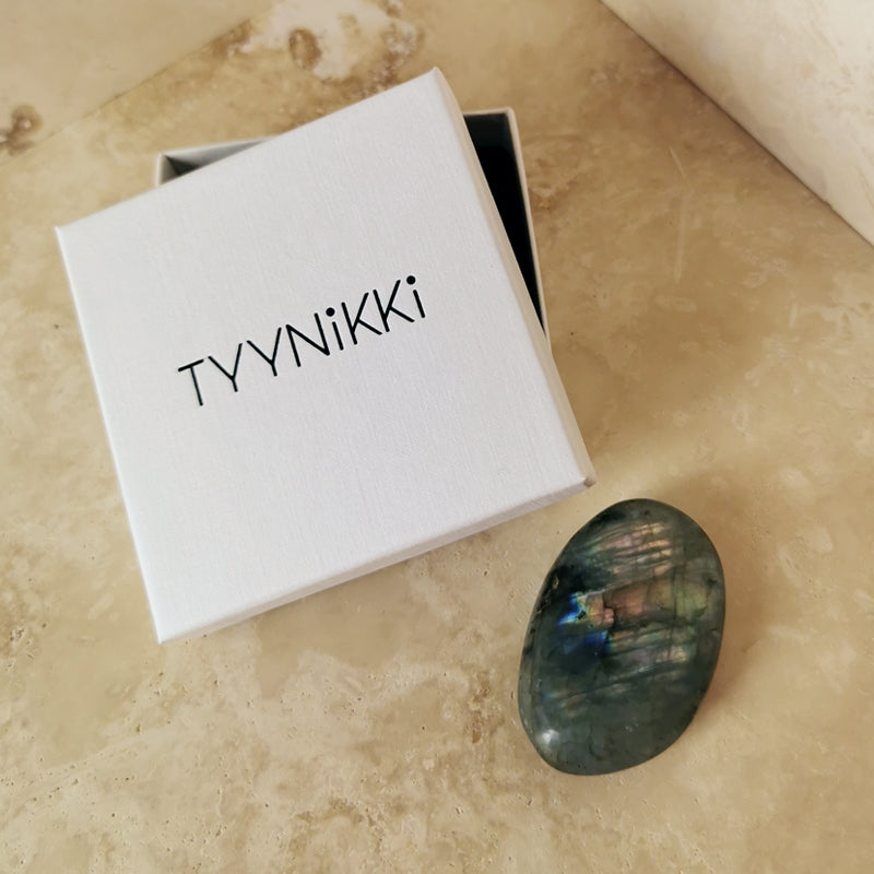 Palm Crystal Labradorite